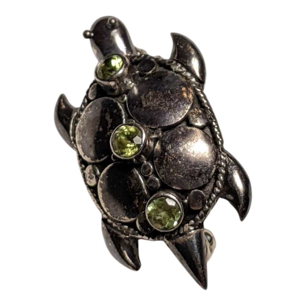 925 Little Turtle 🐢 Brooch Pin with Green Gemstones Peridot Vintage Nice Piece